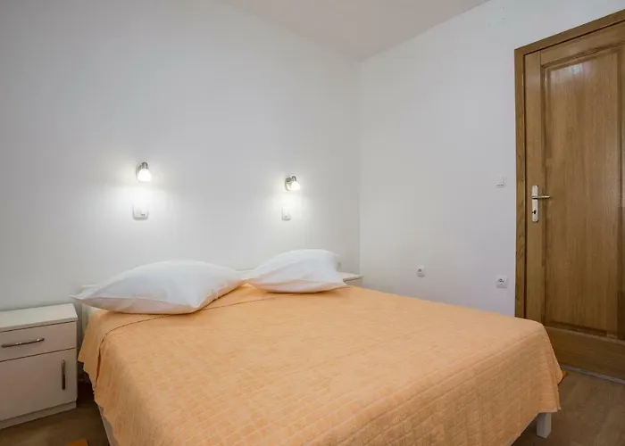 Apartments Bezmalinovic 2